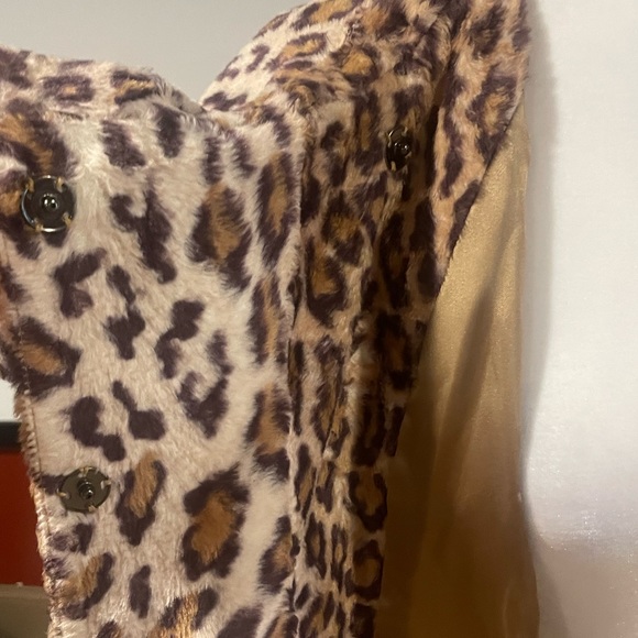 Moda International leopard three quarter sleeves medium. - Picture 9 of 9